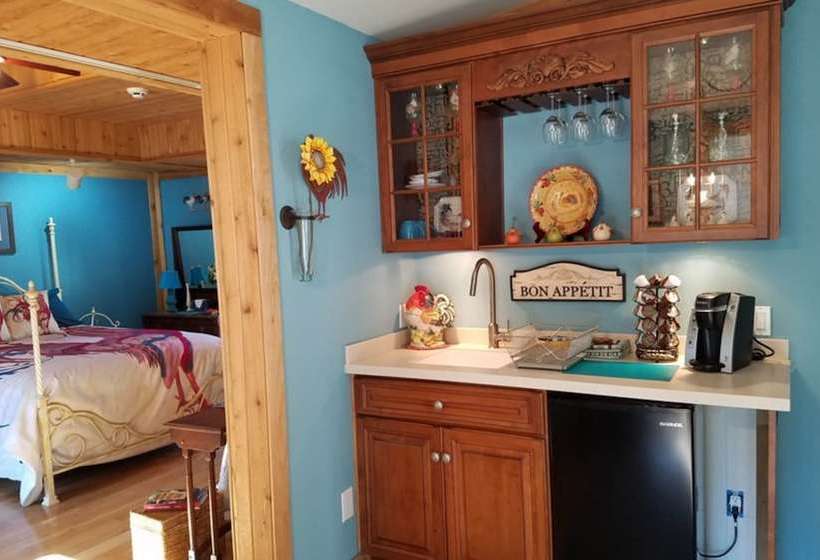 Silly Chickens Lodge B&b