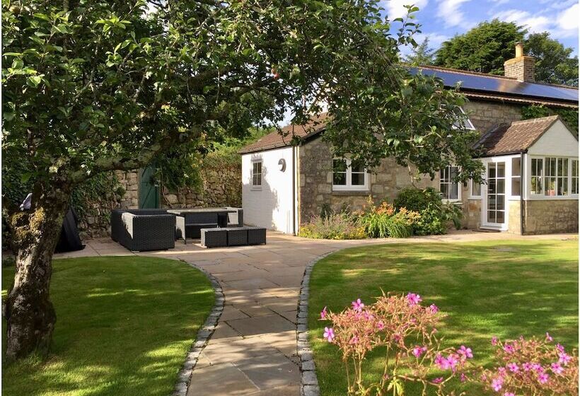 Tresowes Green Cottage