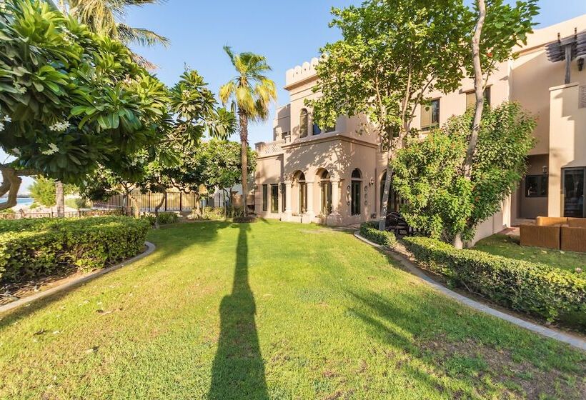 Yanjoon Holiday Villas   Palm Frond A