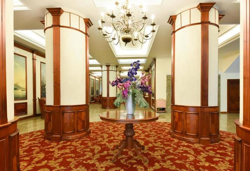 Отель Belvedere