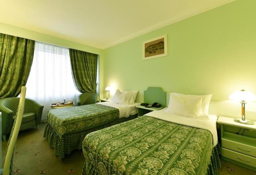 Отель Belvedere