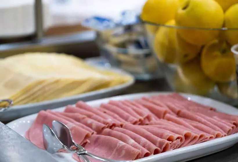 The Azoriani Boutique, Ascend Hotel Collection