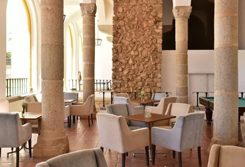 هتل Pousada Convento De Evora