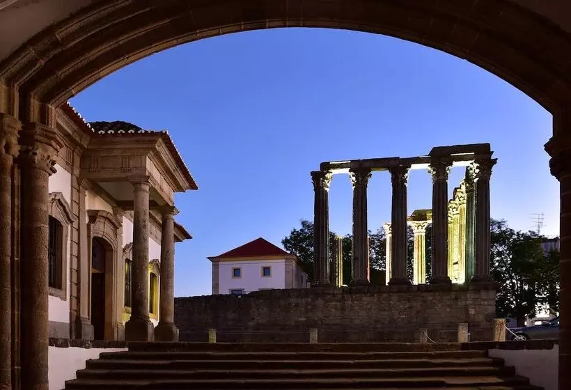 هتل Pousada Convento De Evora