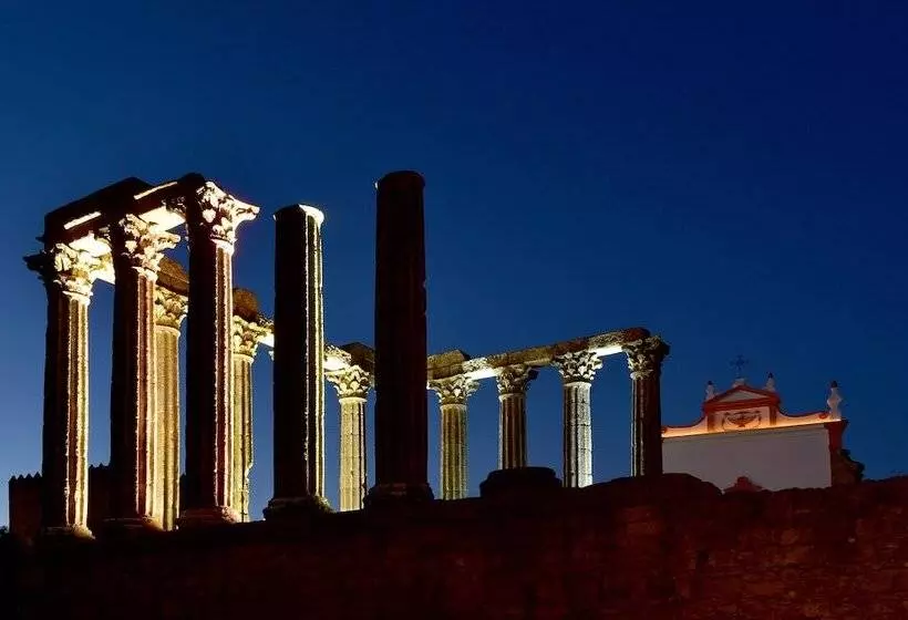 هتل Pousada Convento De Evora