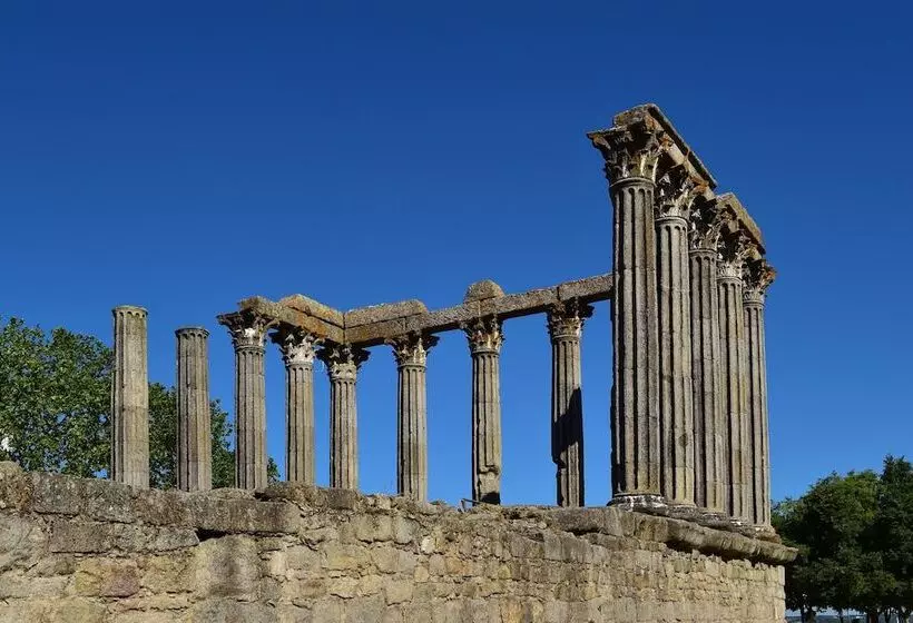 هتل Pousada Convento De Evora