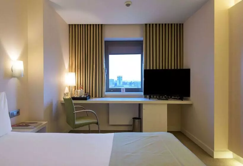 호텔 Ramada Plaza By Wyndham Bucharest Convention Center