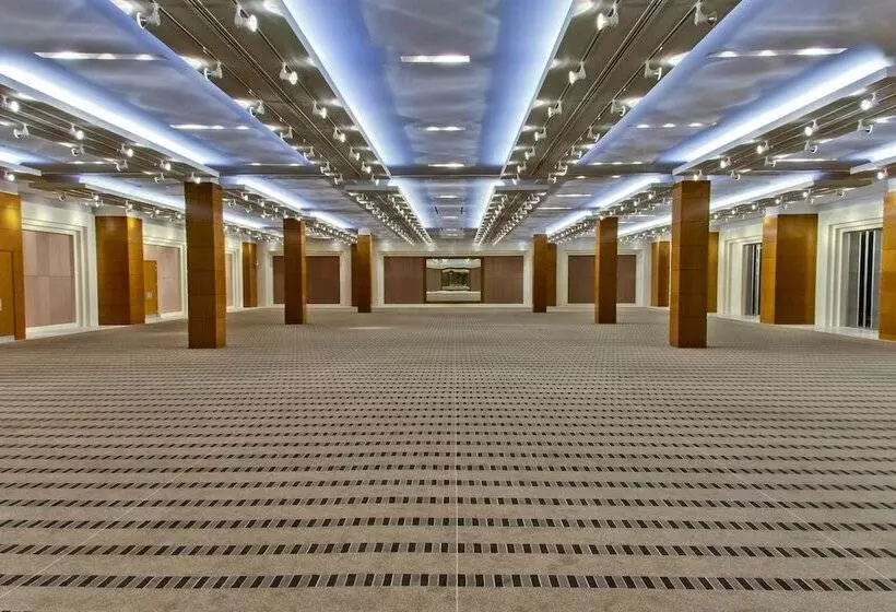 Sheraton Dammam Hotel & Convention Centre