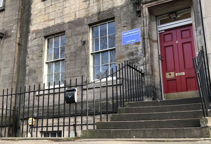 هاستل Capital Backpackers