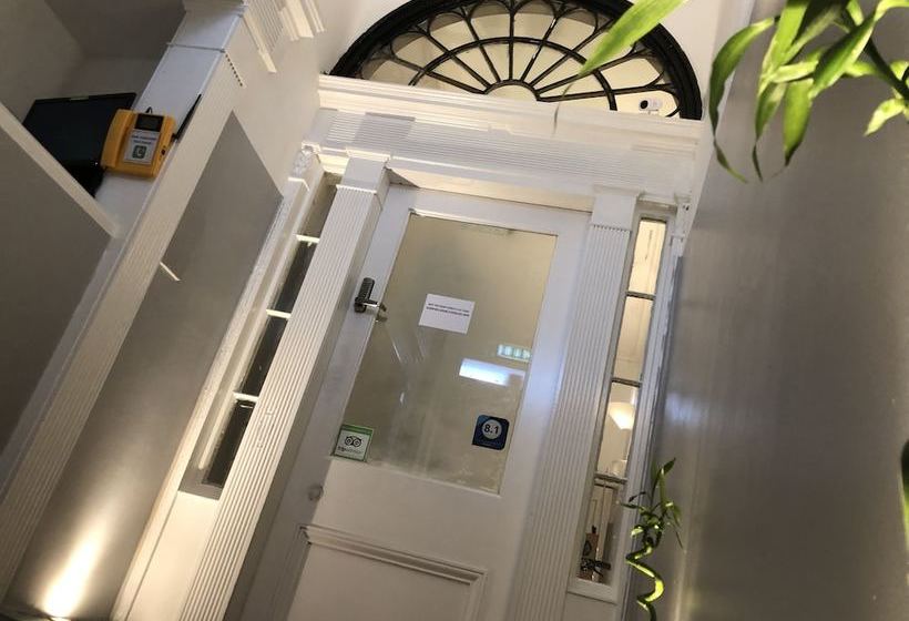 هاستل Capital Backpackers