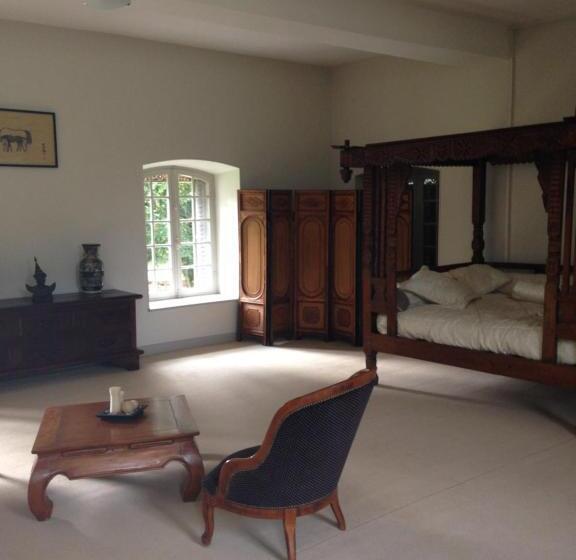 تختخواب و صبحانه Chateau Du Val Larbont