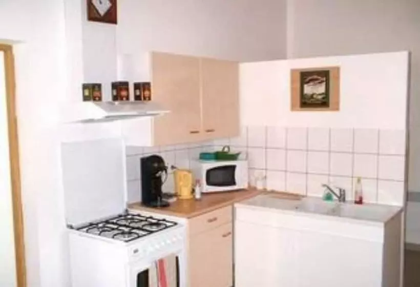 تختخواب و صبحانه Clos Pezat