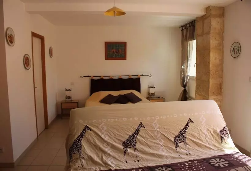 تختخواب و صبحانه Clos Pezat