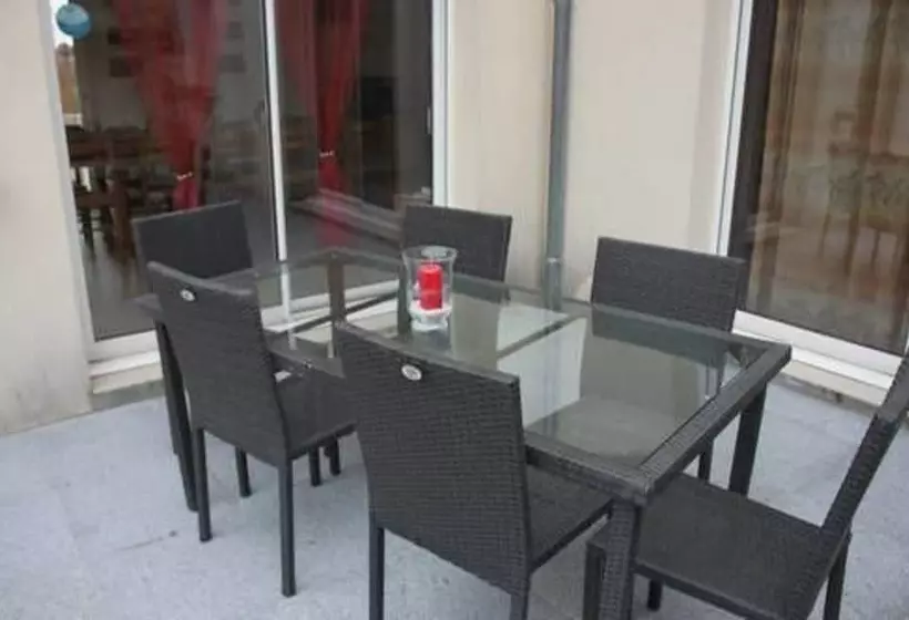 تختخواب و صبحانه Clos Pezat