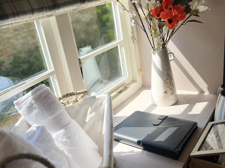 فندق فئة نجمة واحدة The Crewe Arms