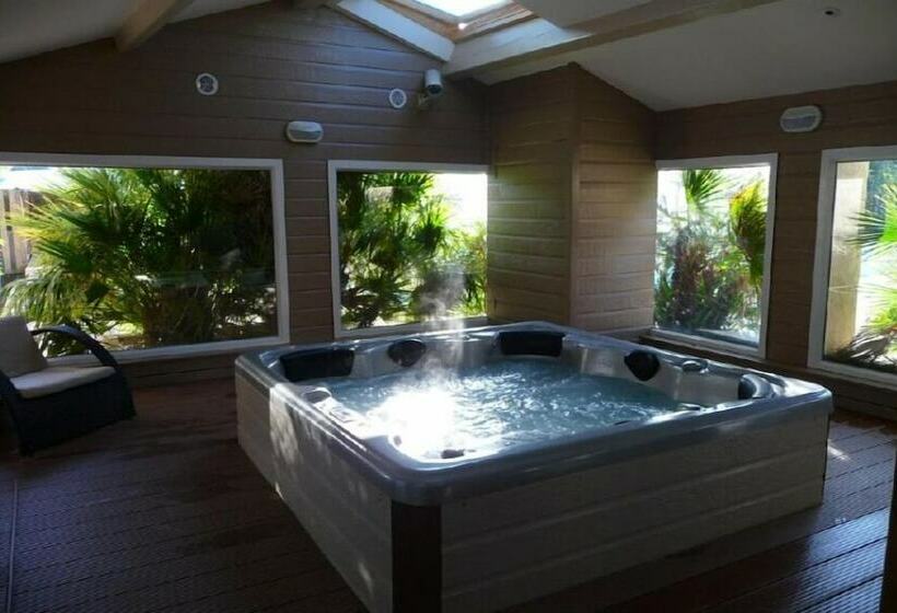 فندق Camping Clos Moulin