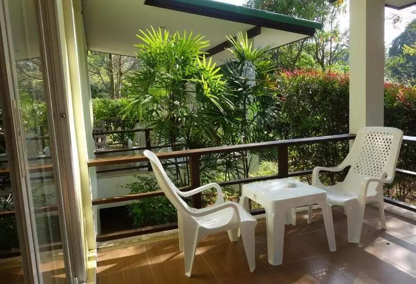 هتل Khaolak Hillside Villa