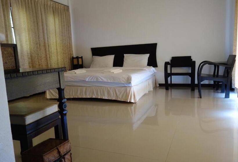 בית מלון כפרי Khaolak Hillside Villa