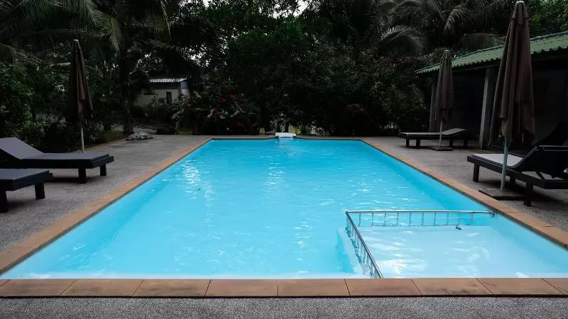 هتل Khaolak Hillside Villa