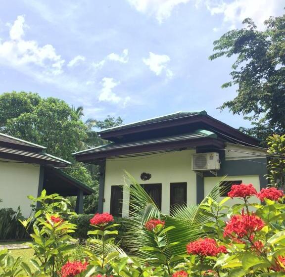 בית מלון כפרי Khaolak Hillside Villa