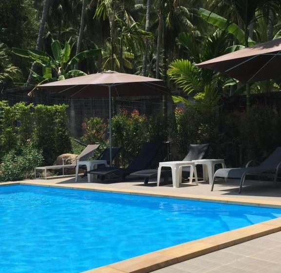 בית מלון כפרי Khaolak Hillside Villa