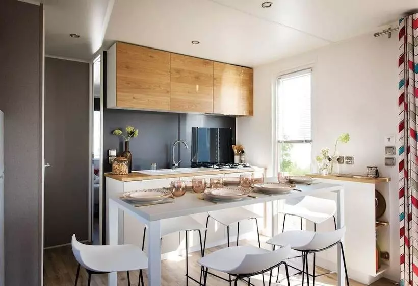 Hotelli Sunêlia L Orangerie De Lanniron