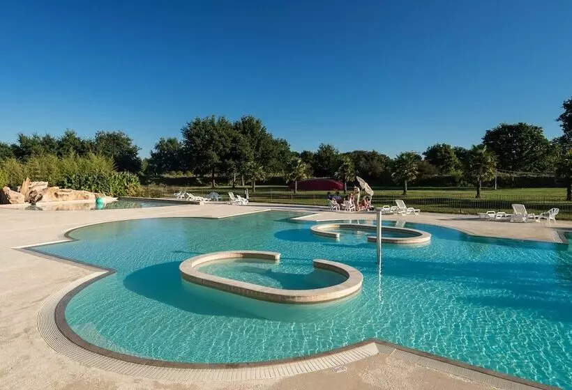 Hotelli Sunêlia L Orangerie De Lanniron