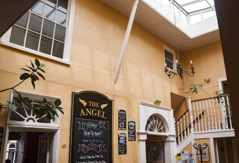 בית מלון כפרי The Angel