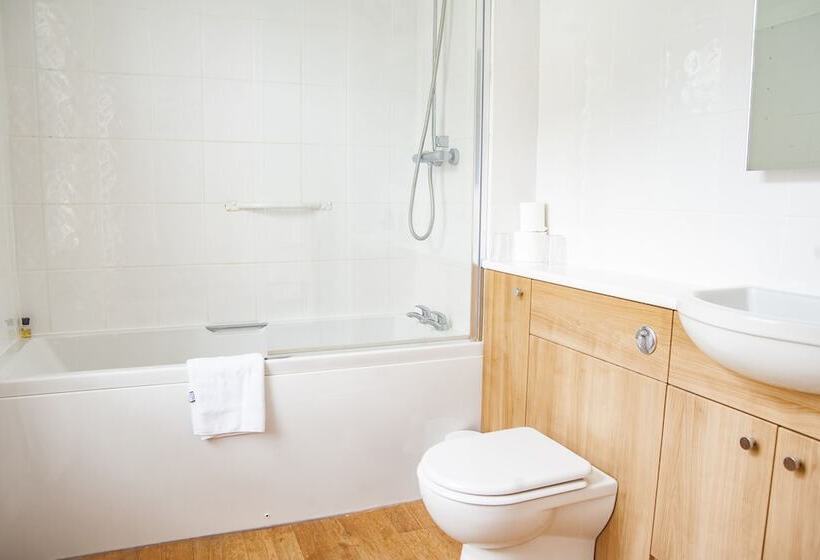 בית מלון כפרי The Angel