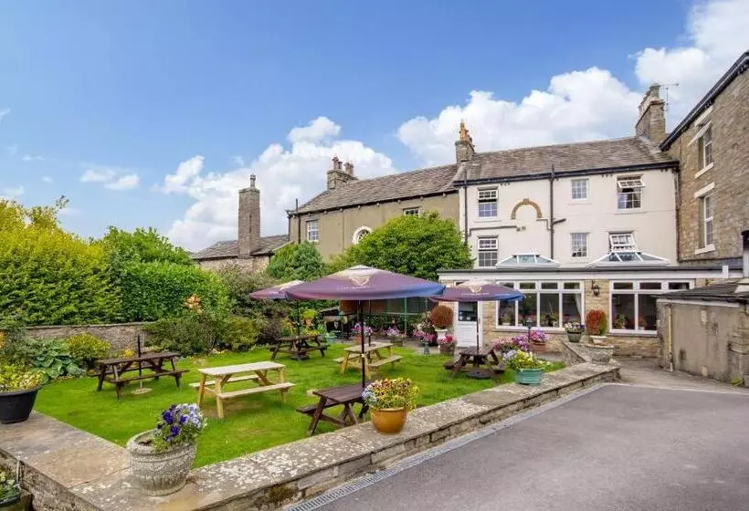 Hotelli Middle House