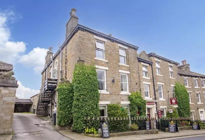 Hotelli Middle House