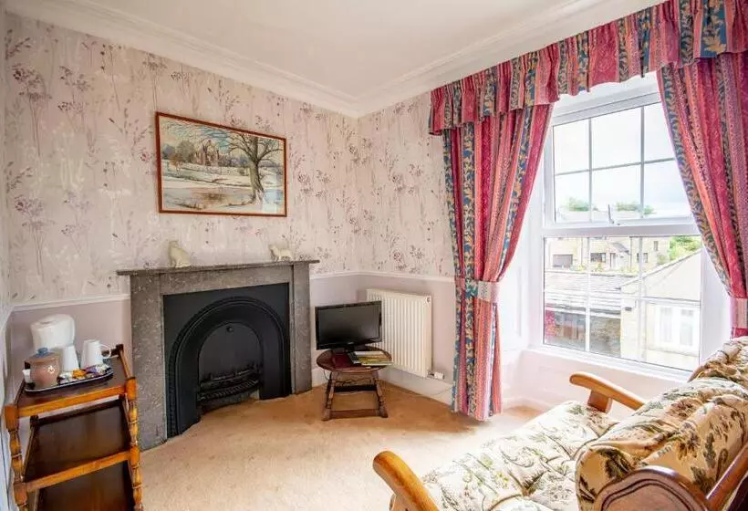 Hotelli Middle House