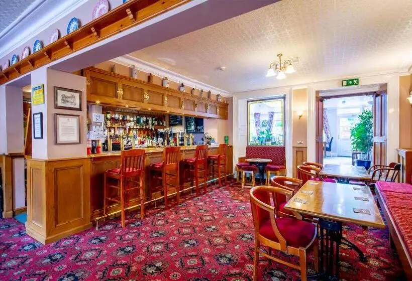 Hotelli Middle House