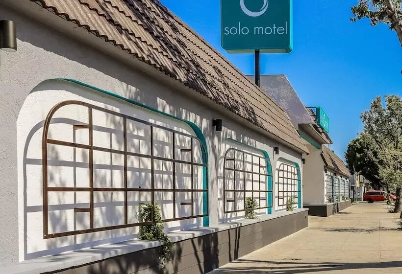 Solo Motel Broadway