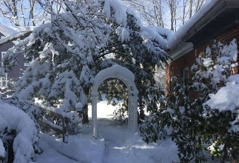 민박 The Silver Fountain Inn