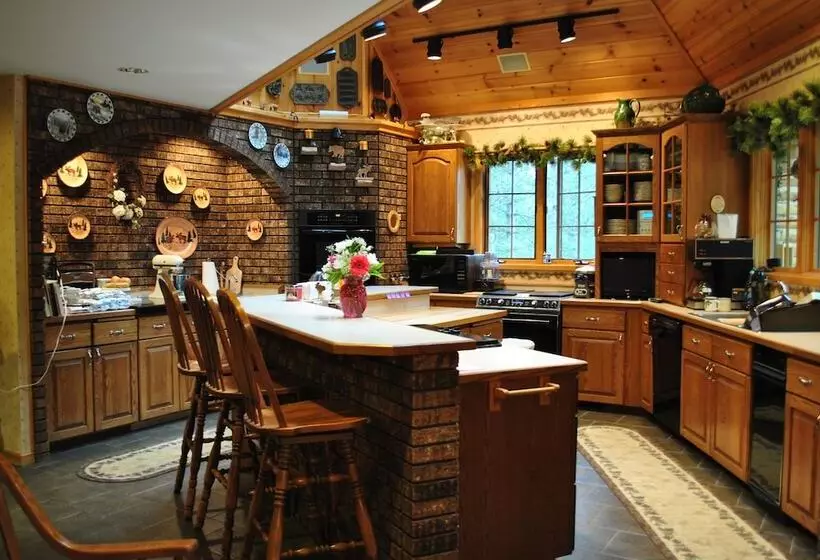 Horton Creek Inn B&b