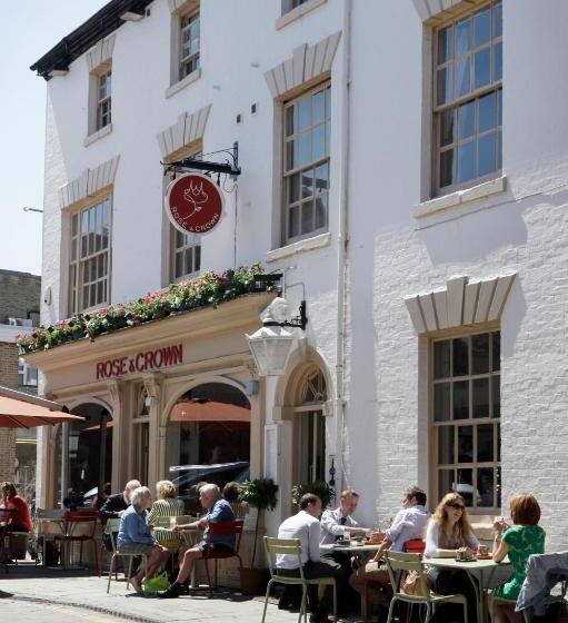 فندق فئة نجمة واحدة The Rose And Crown