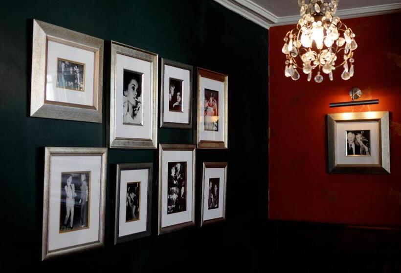 فندق فئة نجمة واحدة The Rose And Crown