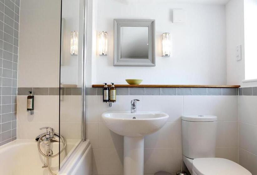 فندق فئة نجمة واحدة The Rose And Crown