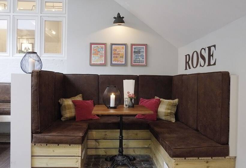 فندق فئة نجمة واحدة The Rose And Crown