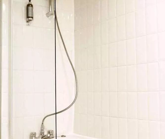 Hostelli The Rose And Crown