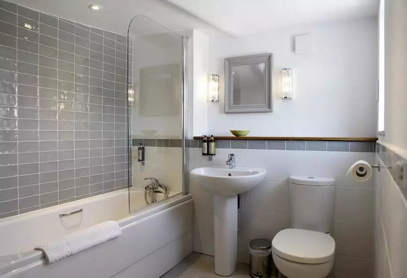 Hostelli The Rose And Crown