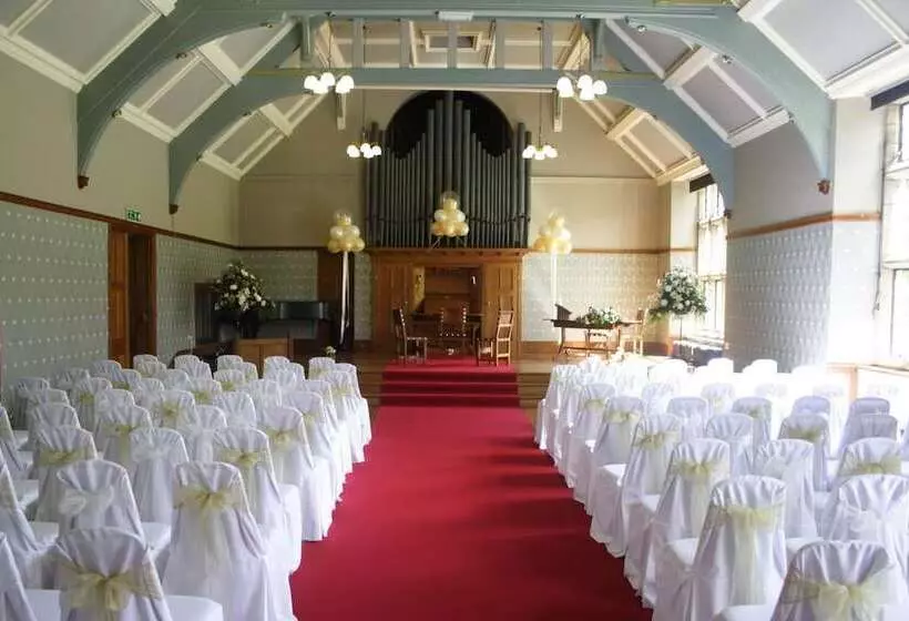 Hotelli Gregynog Hall