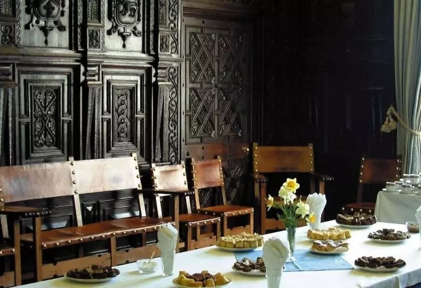 Hotelli Gregynog Hall