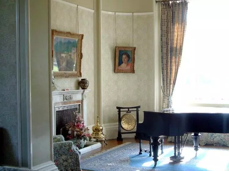 Hotelli Gregynog Hall