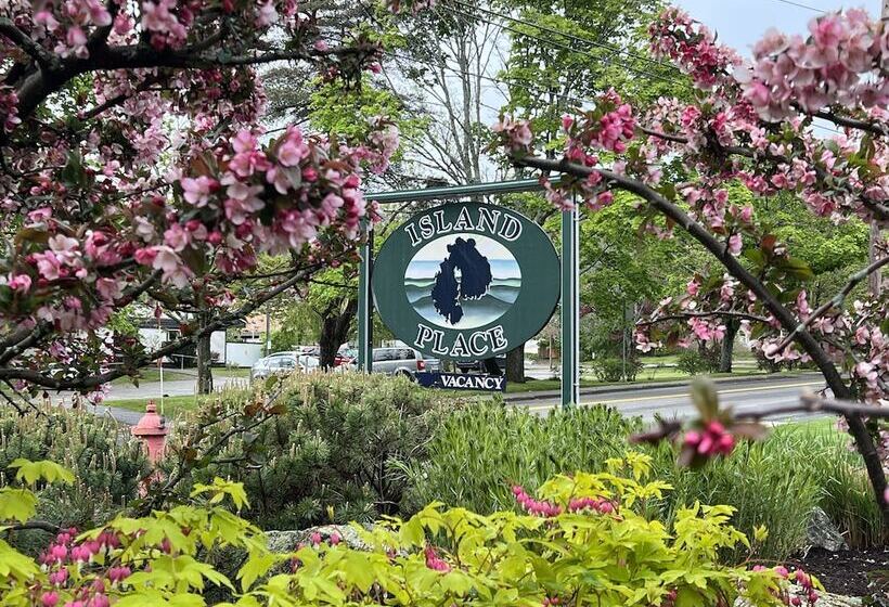 בית מלון כפרי Island Place