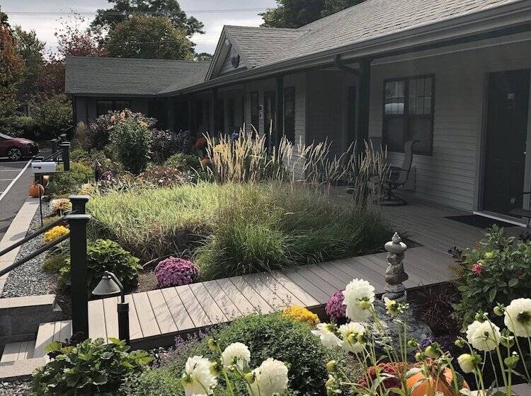 בית מלון כפרי Island Place