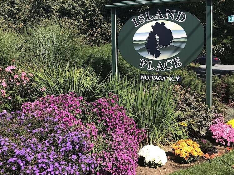 בית מלון כפרי Island Place