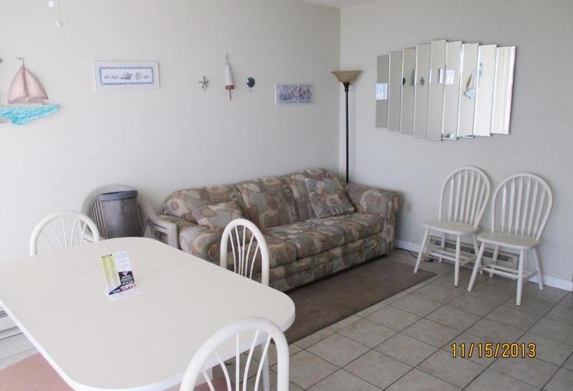 Le Boot Oceanfront Suites