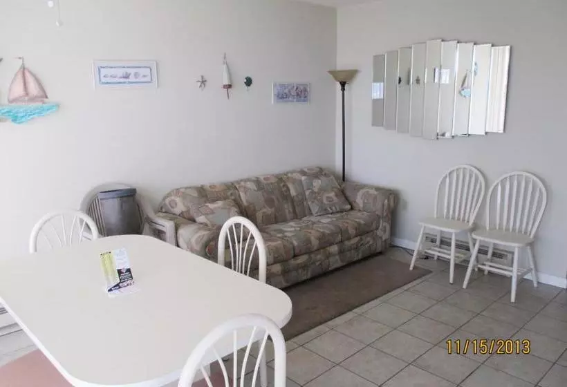 Le Boot Oceanfront Suites